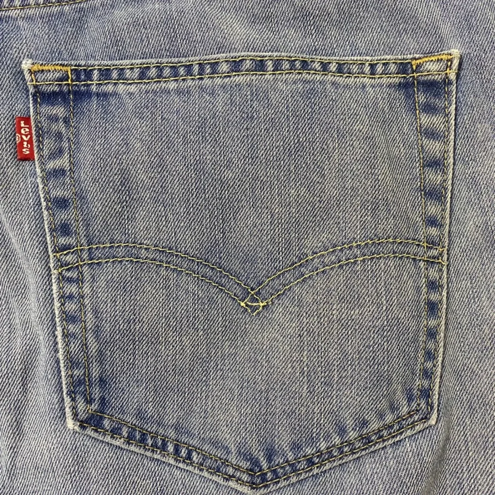 Levi Strauss 505 Jeans Mens 38x30 Light Wash Straight Leg Denim Pants